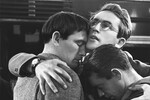 <b>«Коллеги» (1962)</b>
<br><br>
Картина, снятая по одноименной повести Василия Аксенова, рассказывает о трех друзьях, которые после окончания медицинского института получают распределение в разные места. Впереди Сашу (Василий Ливанов), Алексея (Василий Лановой) и Владьку (Олег Анофриев) ждут серьезные испытания, но вместе они преодолеют все трудности, сохранив при этом достоинство и верность студенческой дружбе. Из-за диссидентской деятельности Василия Аксенова фильм долгое время пролежал на полке и крайне редко показывался по телевизору.