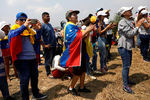 Посетители концерта Venezuela Aid Live на границе Колумбии и Венесуэлы, 22 февраля 2019 года