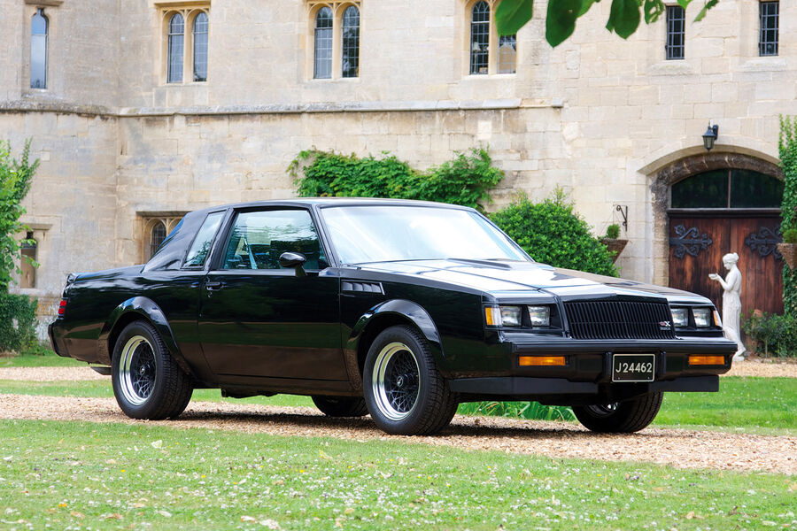 Buick Grand National GNX
<br><br>
Дебют этой модели в&nbsp;1987 году вызвал фурор. На&nbsp;фоне увлечения «Звездными войнами» это купе заставило ассоциировать эту машину с&nbsp;главным злодеем саги Дартом Вейдером. Машина была выпущена ограниченной серией, и стоимость ее коллекционных экземпляров достигает $150 тыс.