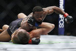 Чемпион UFC в полусреднем весе американец Тайрон Вудли сохранил свой пояс благодаря ничьей в поединке с претендентом на титул Стефеном Томпсоном, также представляющим США. Встреча завершилась со счетом 47-47, 47-47, 48-47 в пользу Вудли.