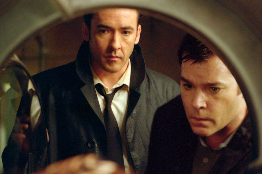 Джон Кьюсак и Рэй Лиотта в&nbsp;фильме &laquo;Идентификация&raquo; (2003)