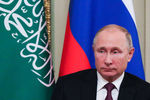 Президент РФ Владимир Путин во время встречи с принцем Саудовской Аравии Мухаммедом ибн Салманом Аль Саудом в рамках 13-го саммита лидеров стран «Группы двадцати» (G20), 1 декабря 2018 года