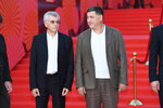 Продюсер Игорь Толстунов (слева) и актер, режиссер Сергей Пускепалис на красной дорожке перед церемонией открытия 44-го Московского Международного кинофестиваля (ММКФ) в Москве, 2022 год