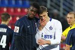 Еще будучи игроком «Брюсселя», Тома Фибель (слева), сейчас выступающий в «Анжи», в ноябре 2008 года насмерть сбил 38-летнего мотоциклиста. Суд наказал футболиста двумя годами тюрьмы и лишением водительских прав на три года. Тюремного заключения игрок в итоге избежал