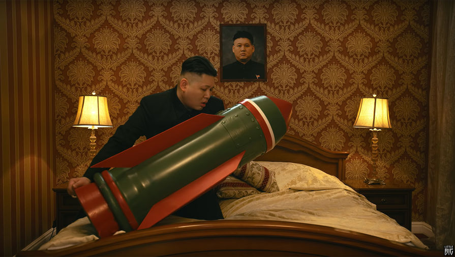 Кадр из клипа LITTLE BIG - LollyBomb