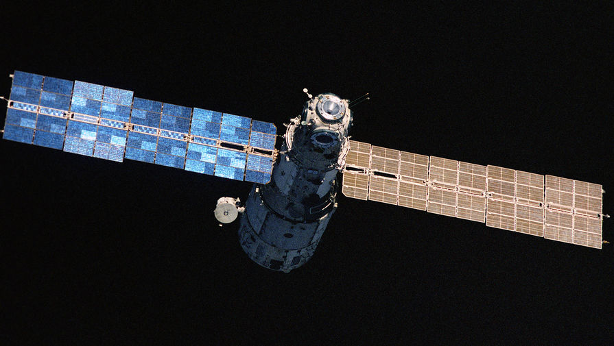 Вид на&nbsp;орбитальную космическую станцию «Мир», 1986&nbsp;год