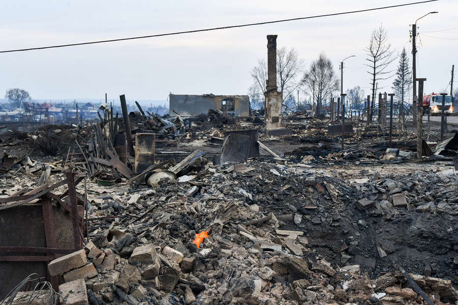 Последствия природного пожара, перекинувшегося на&nbsp;город Уяр в&nbsp;Красноярском крае, 8&nbsp;мая 2022&nbsp;года