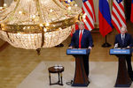 Президент США Дональд Трамп и президент России Владимир Путин во время пресс-конференции по итогам встречи в Хельсинки, 16 июля 2018 года