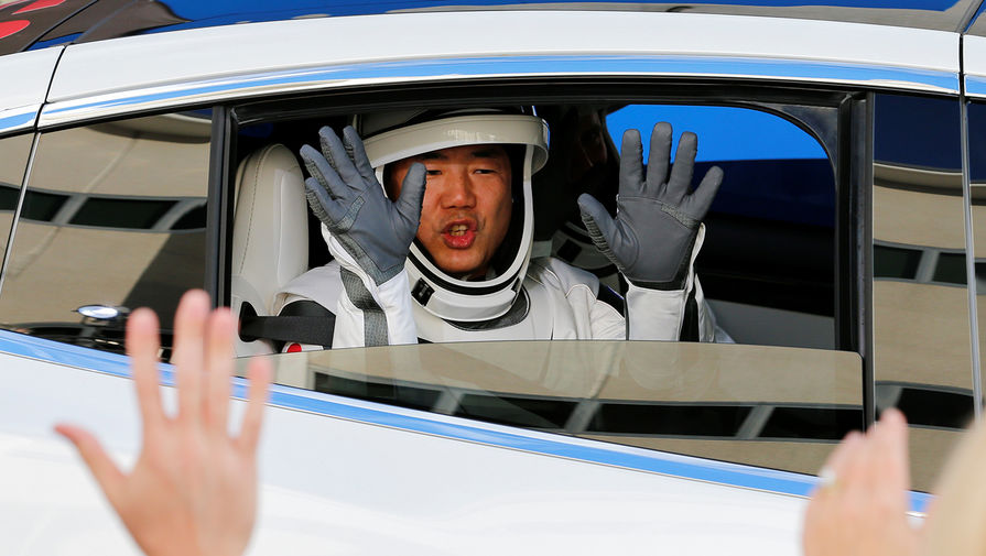 Астронавт Японского агентства аэрокосмических исследований Соити Ногути перед&nbsp;запуском пилотируемого корабля Crew Dragon с&nbsp;мыса Канаверал, штат Флорида, США, 15 ноября 2020 года
