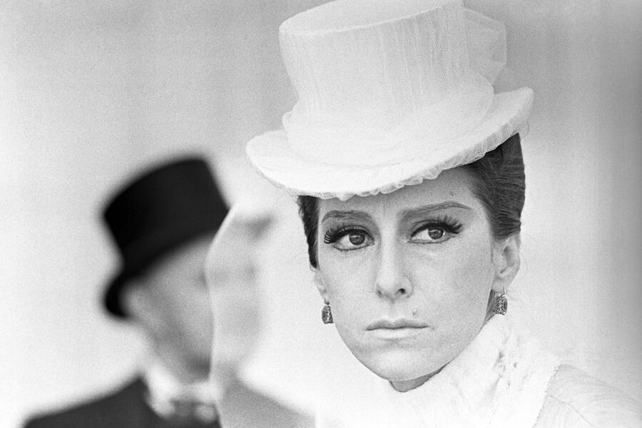 Актриса, балерина Майя Михайловна Плисецкая в&nbsp;роли Бетси на&nbsp;съемочной площадке фильма &laquo;Анна Каренина&raquo; режиссера Александра Григорьевича Зархи по&nbsp;одноименному роману Льва Николаевича Толстого, август 1967&nbsp;года