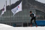 Российская биатлонистка Михалина Лысова на трассе гонки на дистанции 6 км в соревнованиях по биатлону среди слабовидящих