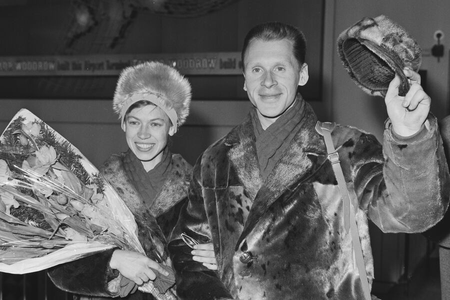 Советские фигуристы Олег Протопопов и Людмила Белоусова (1935&ndash;2017) на&nbsp;зимних Олимпийских играх в&nbsp;Инсбруке, Австрия, 1964&nbsp;год