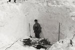 В мае 1959 года, под глубоким снегом был найден настил и недалеко (в ручье) тела остальных четырёх участников группы