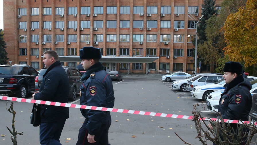 Здание администрации Красногорска, где были убиты первый заместитель мэра Красногорска Юрий Караулов и руководитель красногорских электросетей Георгий Котляренко