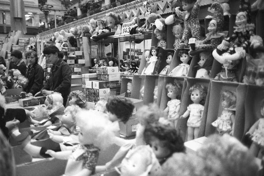 В&nbsp;отделе игрушек московского универмага &laquo;Детский мир&raquo;, 1981&nbsp;год