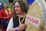 Один из плакатов во время ежегодной большой пресс-конференции президента России Владимира Путина в Москве, 20 декабря 2018 года