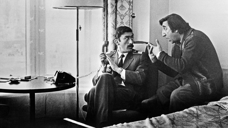Вахтанг Кикабидзе и Фрунзик Мкртчян в&nbsp;комедии режиссера Георгия Данелия &laquo;Мимино&raquo;, 1979 год