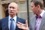 Владимир Путин и Евгений Миронов у&nbsp;ФГБУК &laquo;Государственный Театр Наций&raquo; в&nbsp;Москве, 2011