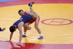 Джамал Отарсултанов крепко схватил противника