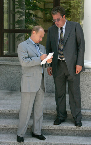 Президент России Владимир Путин и его помощник Сергей Приходько, 2006&nbsp;год