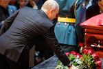 Президент России Владимир Путин на церемонии прощания с Иосифом Кобзоном в Москве, 2 сентября 2018 года