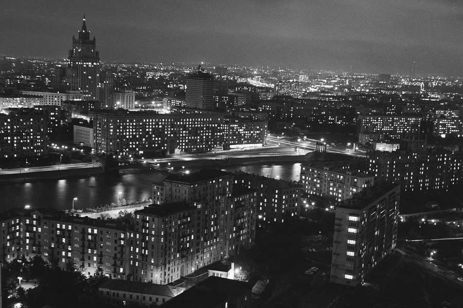 Вид с&nbsp;гостиницы &laquo;Украина&raquo; на&nbsp;вечернюю Москву, 1968&nbsp;год