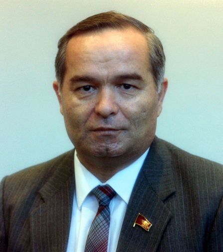 1990 год. Ислам Абдуганиевич Каримов&nbsp;- народный депутат СССР, первый секретарь ЦК компартии Узбекистана