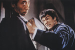 <b>«Кулак ярости» (1972)</b>
<br><br>
Следующим проектом стала картина историческая. 1908-й год, Шанхай, японская оккупация. Сюда к невесте приезжает мастер боевых искусств Чэнь Чжэнь (Брюс Ли), но узнает, что совсем недавно скончался его учитель. Ему приходится с боем доказывать превосходство своей школы перед японской. Но это еще не все: окажется, что его учителя отравили, и тогда мастеру придется вступить в борьбу с полицией и оккупационными властями.
<br><br>
В фильме снимался, кстати, Джеки Чан: он появляется в массовке и дублирует актера, игравшего японского оккупанта.
