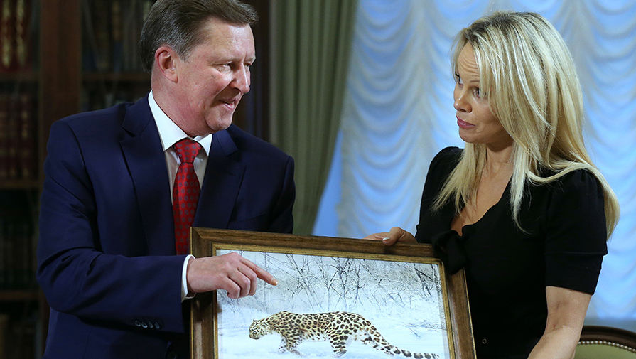 Глава администрации президента РФ Сергей Иванов и Памела Андерсон