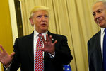 Дональд Трамп во время встречи с&nbsp;премьер-министром Израиля Биньямином Нетаньяху, 22&nbsp;мая 2017&nbsp;года