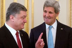 Госсекретарь США Джон Керри во время встречи с&nbsp;Петром Порошенко