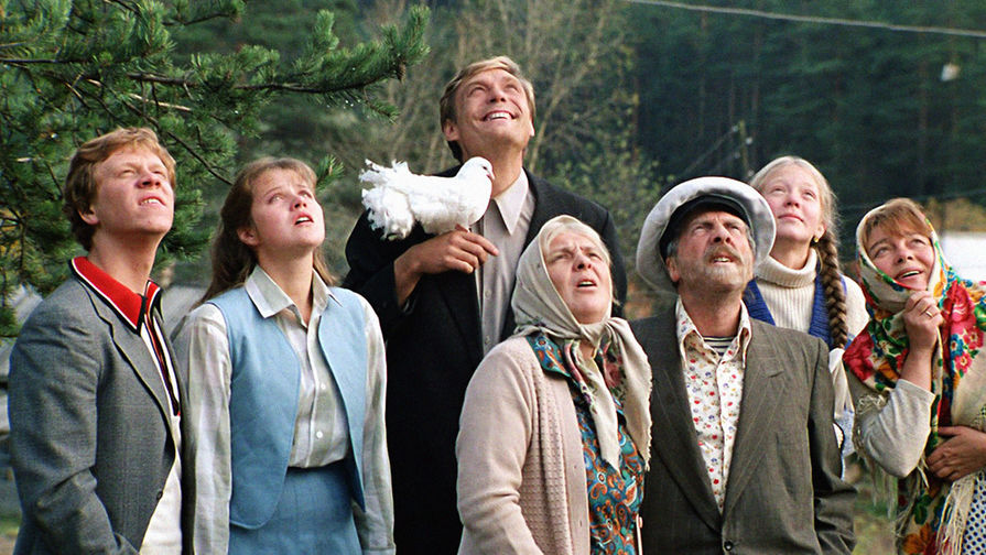 Кадр из&nbsp;фильма &laquo;Любовь и голуби&raquo; (1984)