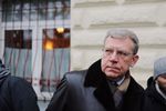 Глава Счетной палаты Алексей Кудрин у Центрального дома журналиста, где проходит церемония прощания с Людмилой Алексеевой, 11 декабря 2018 года