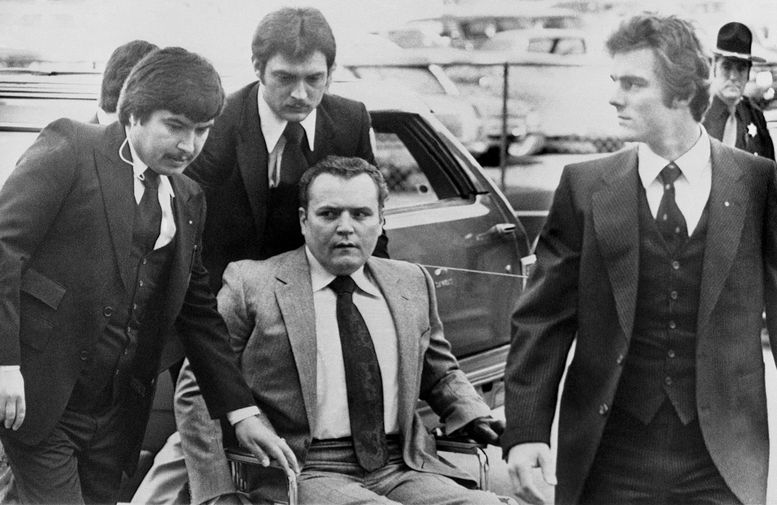 Ларри Флинт с&nbsp;охраной перед&nbsp;началом суда в&nbsp;Атланте, 1979&nbsp;год