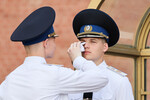 Военнослужащие почетного караула у Могилы Неизвестного Солдата в Александровском саду, 8 июля 2025 года