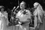 Композитор Игорь Лученок во время выступления на Дне города в Минске, 1987 год