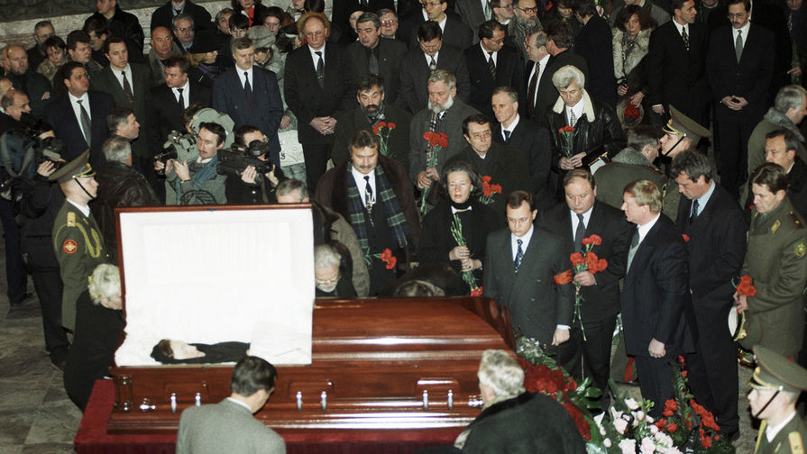 Церемония прощания с Галиной Старовойтовой, 24 ноября 1998 года.