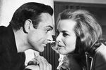 Шон Коннери и Хонор Блэкман в фильме «Голдфингер» (1964)