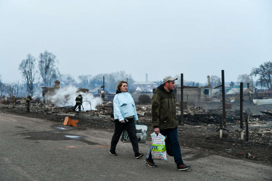Последствия природного пожара, перекинувшегося на&nbsp;город Уяр в&nbsp;Красноярском крае, 8&nbsp;мая 2022&nbsp;года