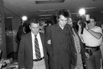 1978 год. Сид Вишес во время ареста за убийство своей подруги Нэнси. Музыкант из-за тяжелой алкогольной и наркотической интоксикации не помнил деталей произошедшего и вину свою категорически отрицал