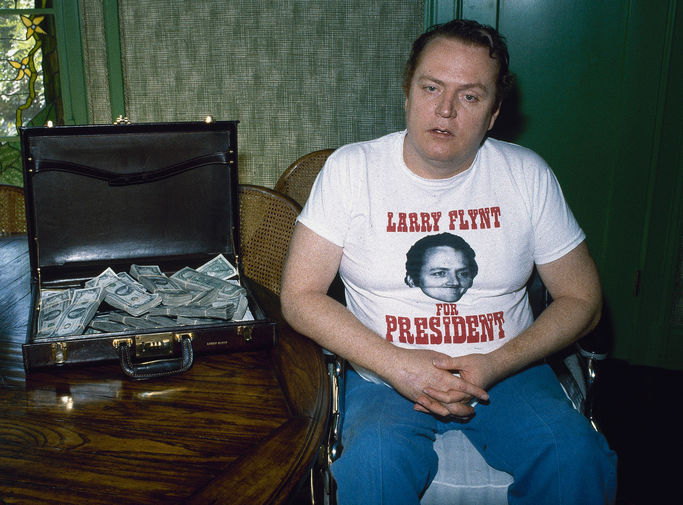 Ларри Флинт с&nbsp;чемоданом с&nbsp;деньгами в&nbsp;Лос-Анджелесе, 1983&nbsp;год