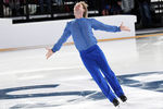 Фигурист Евгений Плющенко выступает перед&nbsp;презентацией коллекции на&nbsp;&laquo;ВТБ Арене&raquo;, 10&nbsp;декабря 2021&nbsp;года