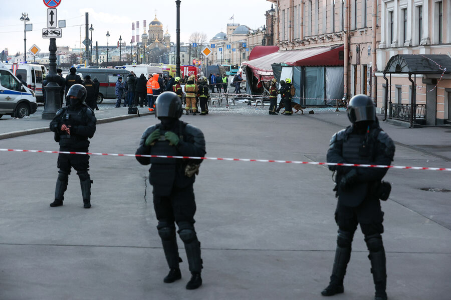 Последствия взрыва в&nbsp;кафе &laquo;Стрит-бар&raquo; на&nbsp;Университетской набережной в&nbsp;Санкт-Петербурге, 2&nbsp;апреля 2023&nbsp;года
