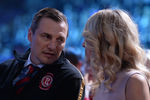 Менеджер хоккейного ЦСКА Сергей Федоров во время поединка между Александром Поветкиным и Карлосом Такамом