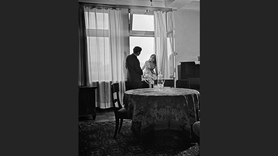 В одном из номеров гостиницы «Украина», 1959 год