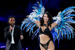 Белла Хадид на Victoria’s Secret Fashion Show 2017