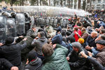 Во время протестов в Тбилиси, 18 ноября 2019 года