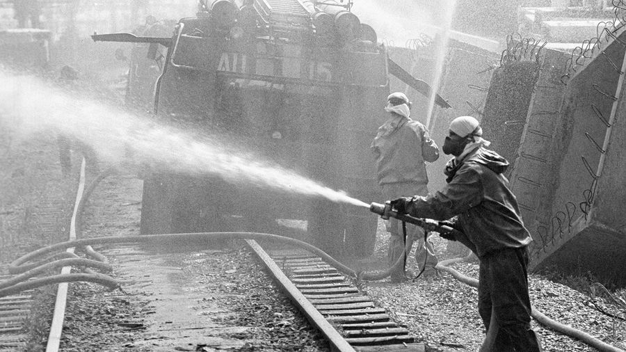 Дезактивация территории Чернобыльской атомной электростанции, апрель 1986&nbsp;года