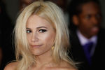 Певица Пикси Лотт перед началом церемонии вручения музыкальных наград Brit Awards в Лондоне