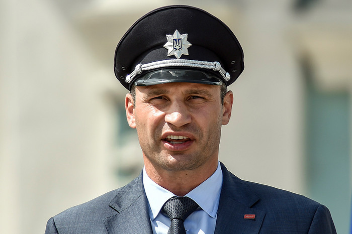 Мэр Киева Виталий Кличко на&nbsp;церемонии принесения присяги сотрудниками патрульной полиции на&nbsp;Софиевской площади